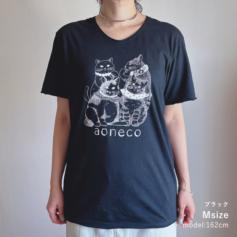 【直営限定】「4匹のネコ」プリントTシャツ