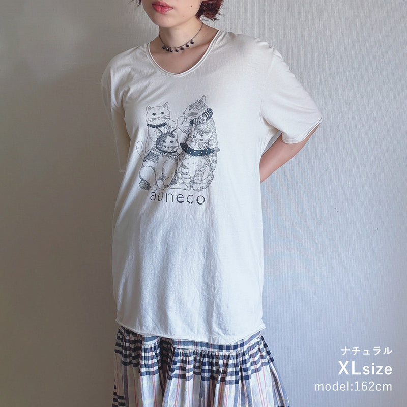 【直営限定】「4匹のネコ」プリントTシャツ